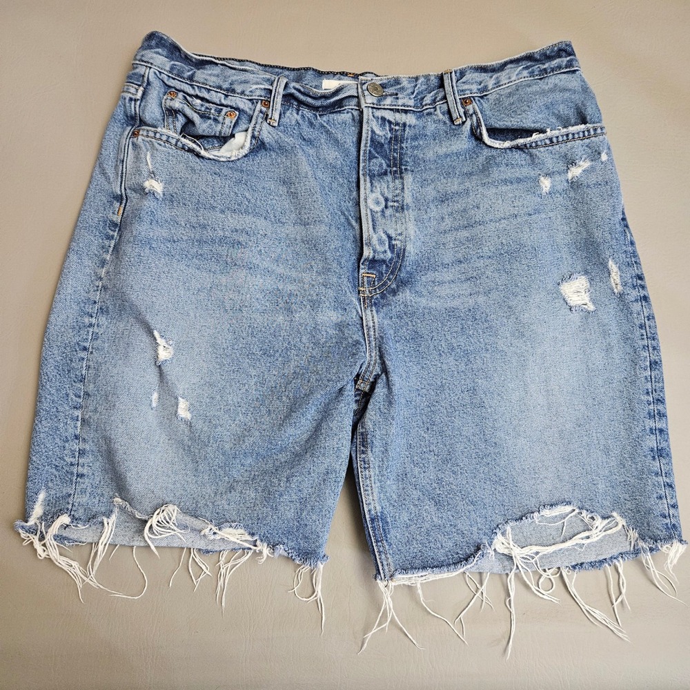 GRLFRND Marjan Distressed Denim Shorts Step It Up Light Wash Size 32 Made in USA